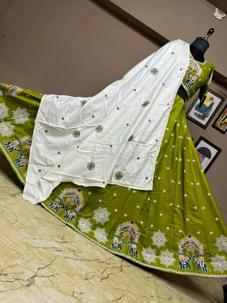 Navratri Special Thread Work Lehenga Choli Set