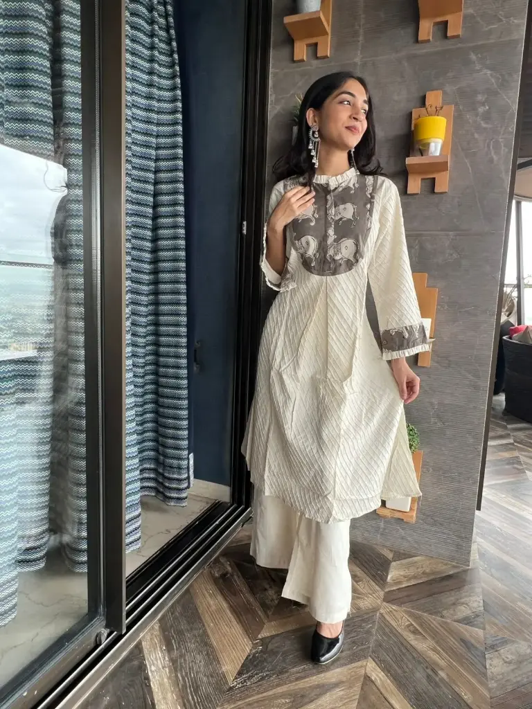 Ivory Elegance Horse Motif Kurta Set – Premium Cotton